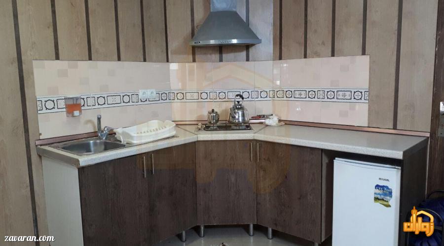 آشپزخانه اتاق های هتل آپارتمان معین درباری مشهد