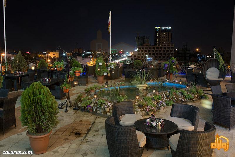 رستوران تابستانی بارگاه هتل قصر طلایی مشهد