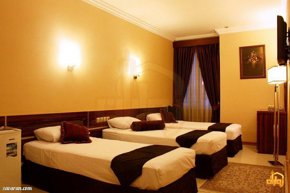 رزرو اتاق سه تخته هتل منجی مشهد