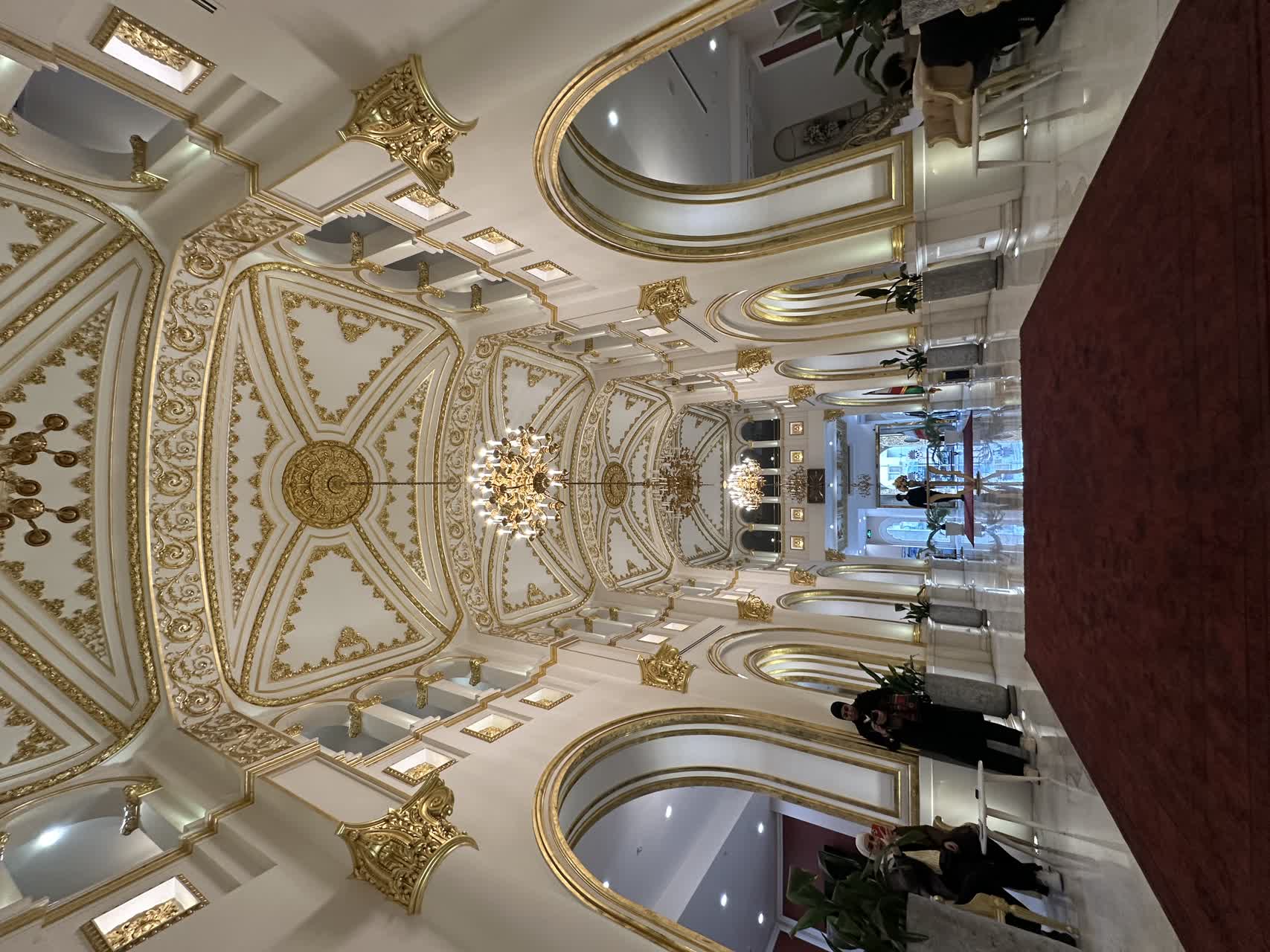 هتل چهار ستاره امپراطور