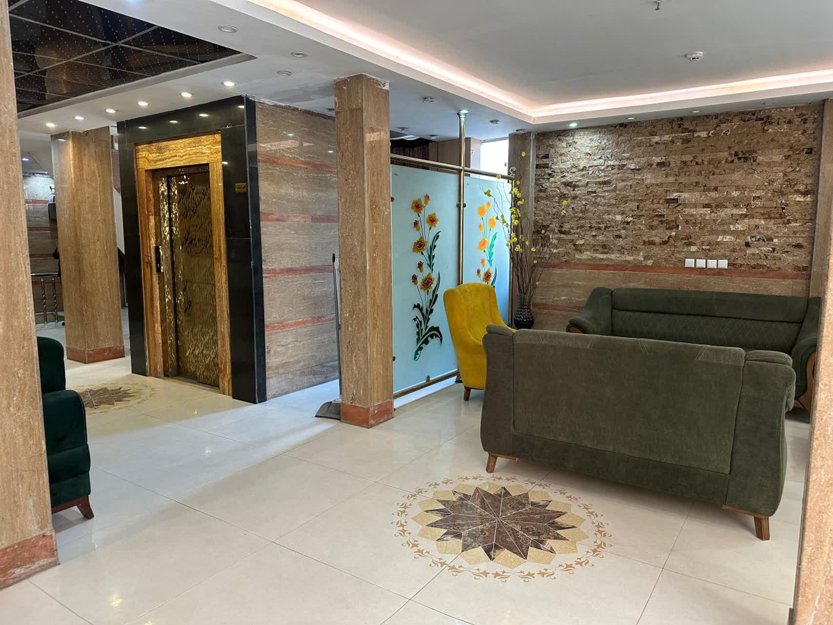 هتل آپارتمان سبز طلایی هتل آپارتمان سبز طلایی