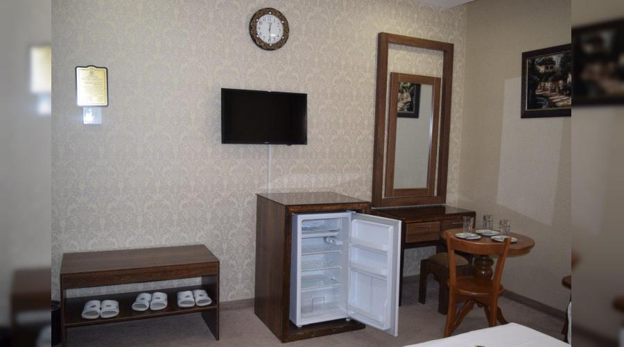 هتل دو ستاره شاکر