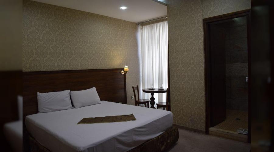 هتل دو ستاره شاکر