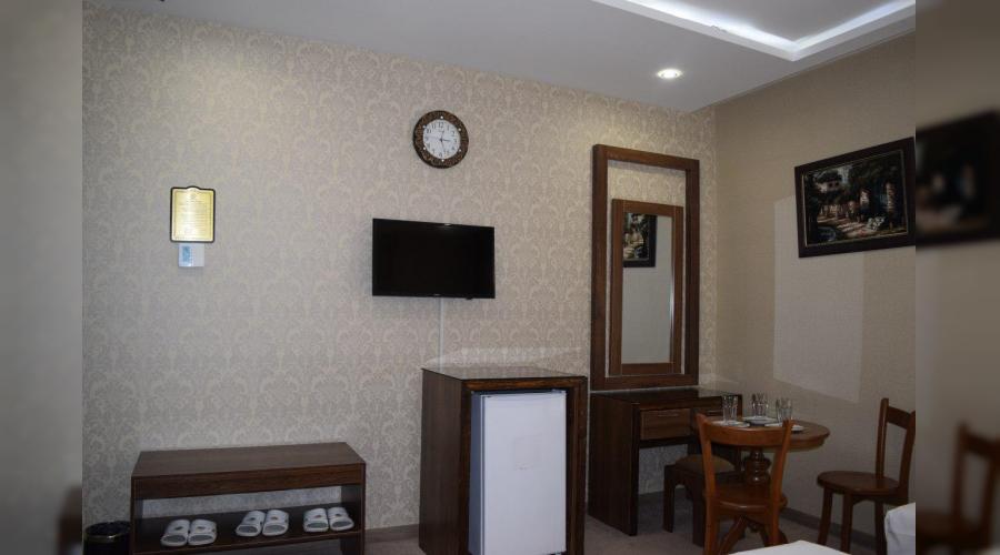 هتل دو ستاره شاکر