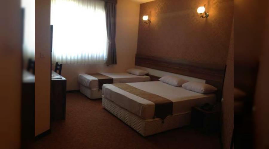 هتل دو ستاره انقلاب هتل دو ستاره انقلاب